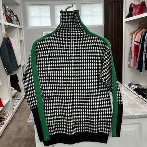 Stylish Black and White Houndstooth Turtleneck Sweater with Green Accents